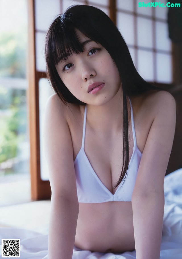 Nazuna Higuchi 樋口なづな, Young Gangan 2019 No.12 (ヤングガンガン 2019年12号) No.f93eec